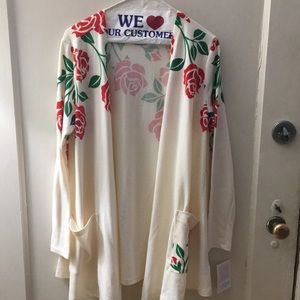 Brand new medium Caroline!